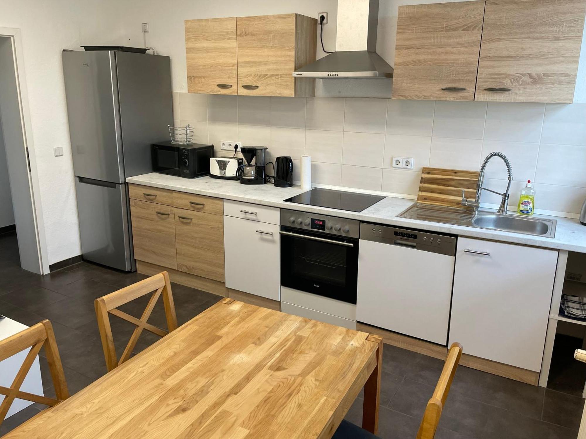 1 Apartment *