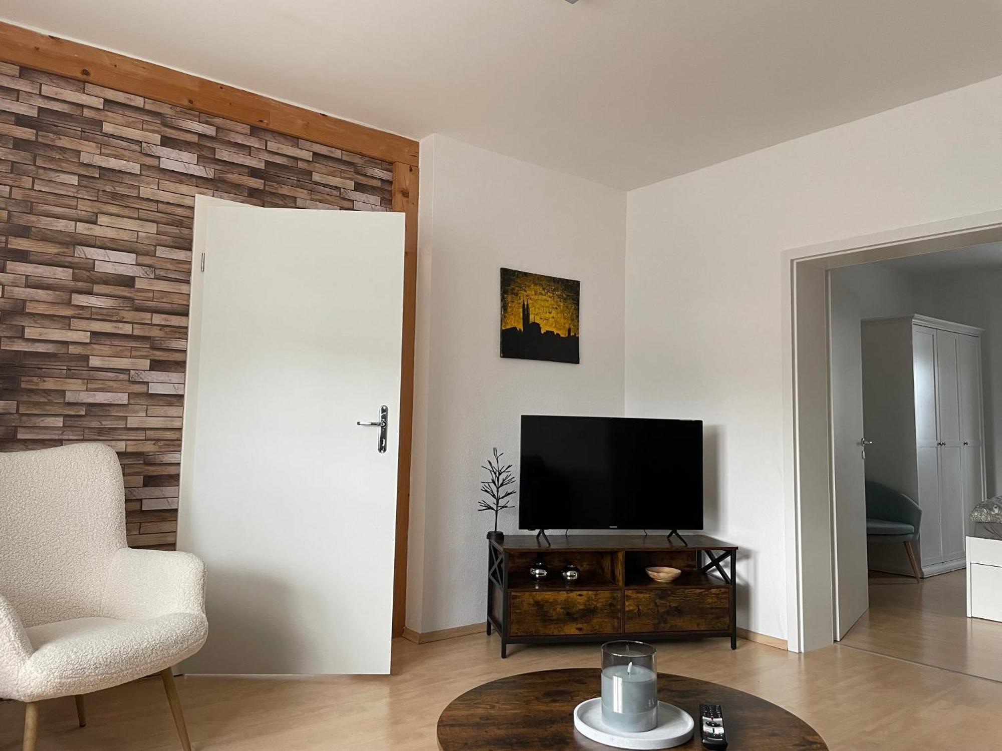 1 Apartment *